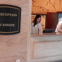 フロントです。