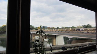 後楽園に続く橋