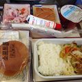 機内食もそこそこイケる！