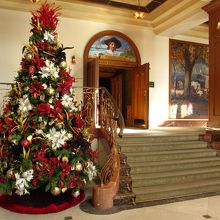 ブロードウェイ・ミュージックシアターのホールの飾り付け