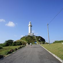 この灯台を目指して登っていきます