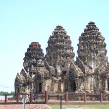 プラ・プラーン・サーム・ヨート