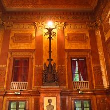 内部もとても豪華です