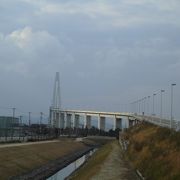 日本海側最大の2層構造の斜張橋