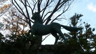 源頼朝の愛馬像