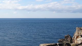 広大な海や洞窟をみながら楽しい散歩