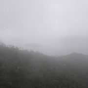 お天気をよく見て登りましょう