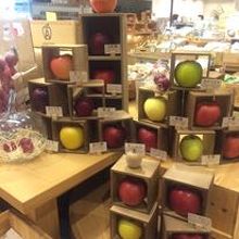 さまざまな種類のりんご