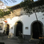 上海の下町・古城公園は旧県城にあった歴史建築物を移築して保存されています。