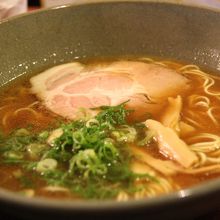 シンプルなラーメンです。