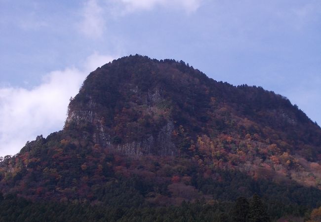 威風堂々存在感のある山