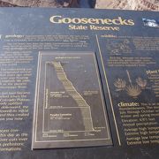 大蛇行する川が造り出す奇観・グースネック州立公園