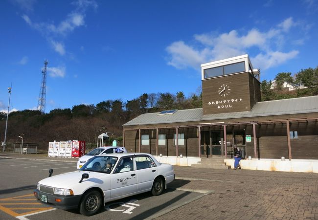 日高三石駅