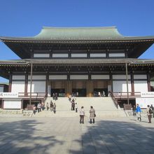 さすがに大きな御堂です