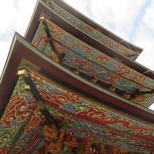 色彩豊かですが、気品を感じます