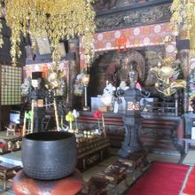 御堂内も歴史を感じます