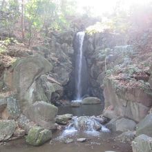 …「雄飛の滝」に出ます