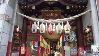 仙台アーケード街一角の祈願寺