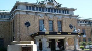 名画に魅了されます