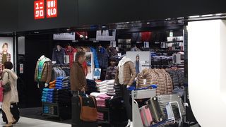 出発フロアーの建物に入ってすぐ