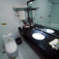 バスタブ有り！（鏡にて確認可）