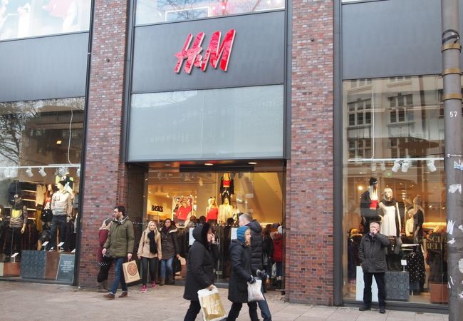 H&M (ガーホーフ通り店)