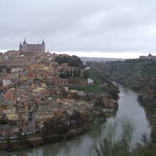 タホ川とトレドを望む