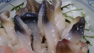 市場の中にできたイートイン