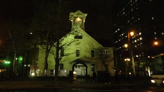 ライトアップ姿も良し。