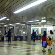 田園都市線「三軒茶屋駅」改札口