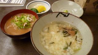 いつも賑わっているどじょう鍋のお店は外観も風情があります