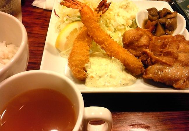 ビジネス街の中の洋食屋さん