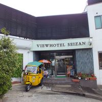 ホテルの入り口です