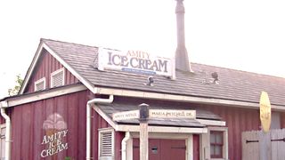 ジョーズ』のエレン・ブロディー経営のアイスクリーム専門店