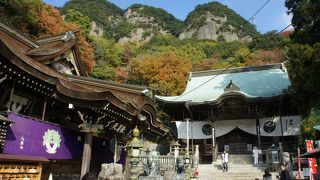 芽の出るはずない焼き栗が芽吹いていたことから八栗寺