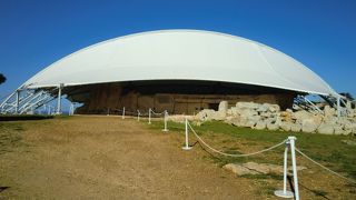 青の洞窟とセットで見るのが良いです