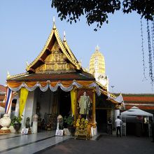 寺の正面