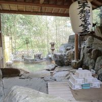 岩造りの露天風呂