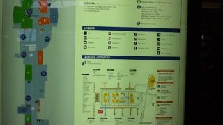 たくさんの航空機が行きかう巨大な空港