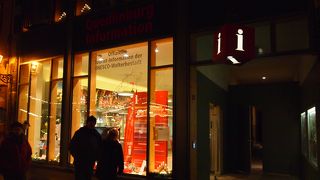 マルクト広場にありクリスマスの雰囲気があり