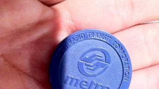 青いプラスチックコイン