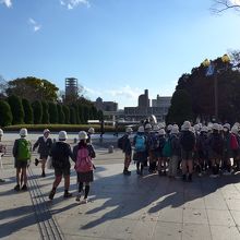 見学に来ていた小学生の団体