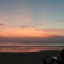 夕暮れのジンバランビーチ