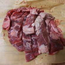 牛のサガリを100ｇ購入したら、40ｇほどおまけが…（笑）