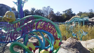 天気のいい時は気分もよく「フランダーのフライングフィッシュコースター」～TDS～