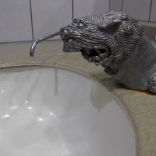 下之御庭にあるお手洗いの蛇口