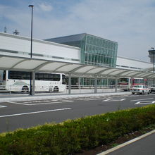 ターミナルビルの外観