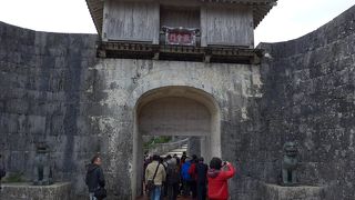 世界遺産「首里城」の歓会門