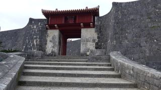 世界遺産「首里城｣の瑞泉門