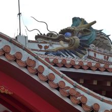 屋根上右側の鯱